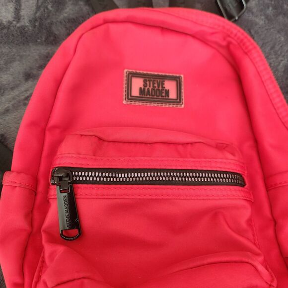 Red And Black STEVE MADDEN BACKPACK Small - Picture 2 of 7